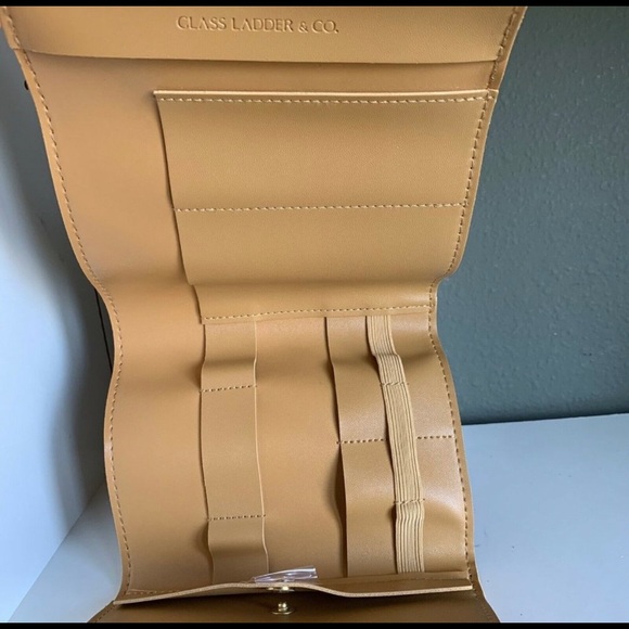 Katherine Tech Organizer Roll in a warm honey color made by Glass Ladder Co. NIB - Picture 4 of 10